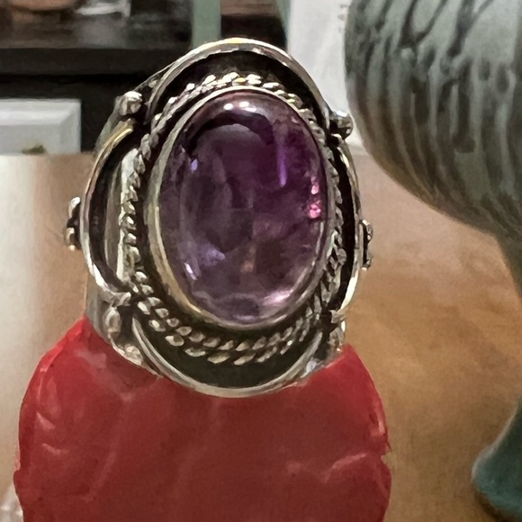 5 1/2 Amethyst cabochon sterling silver ring - Picture 5 of 6